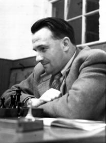 Action shot of Ron Slade in his post-war Bristol days.